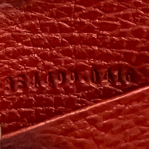 Luxury Gucci Leather Key Case Holder in Red - Picture 7 of 7